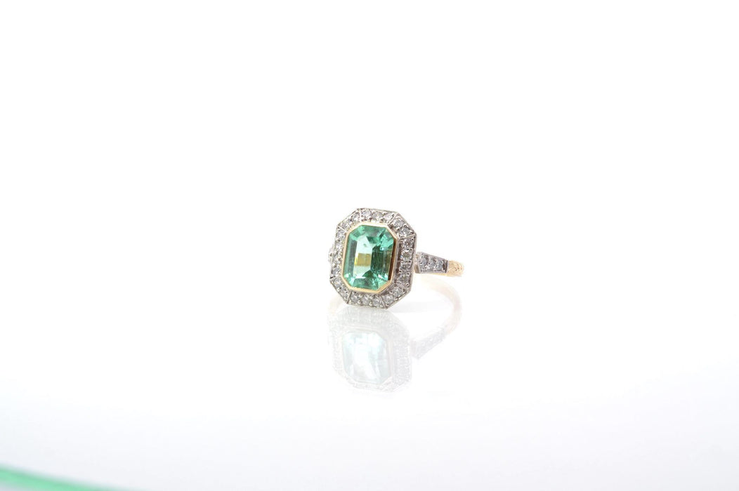 Certified Colombian diamond and emerald ring