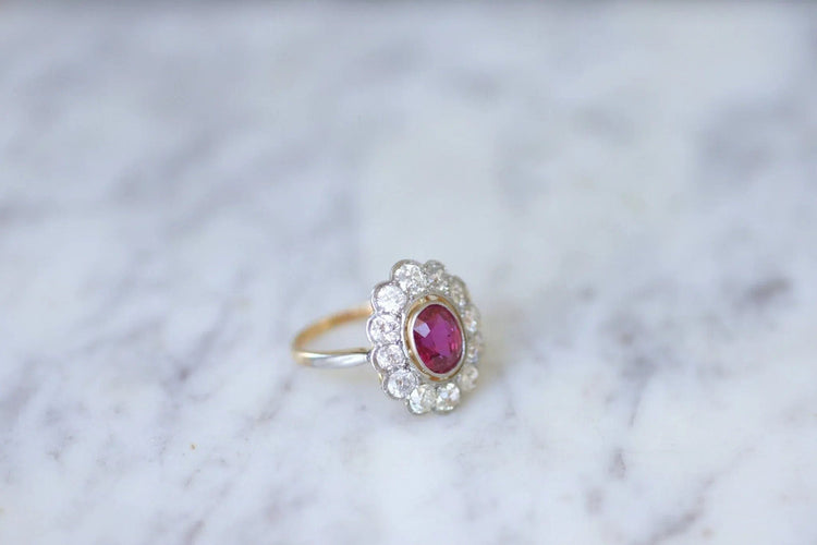 Bague Bague marguerite, rubis Birman non chauffé 1.60 Cts, diamants 58 Facettes