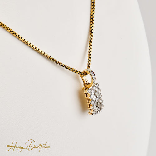 Pendentif Pendentif vintage en or et diamants 58 Facettes 2655