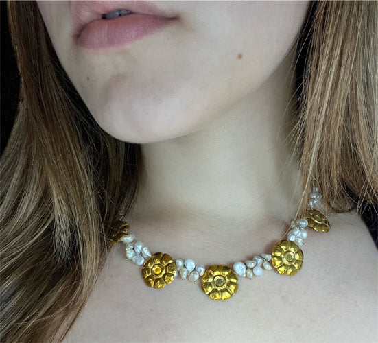 Collier Collier avec perles de rivière et marguerites en or jaune 58 Facettes