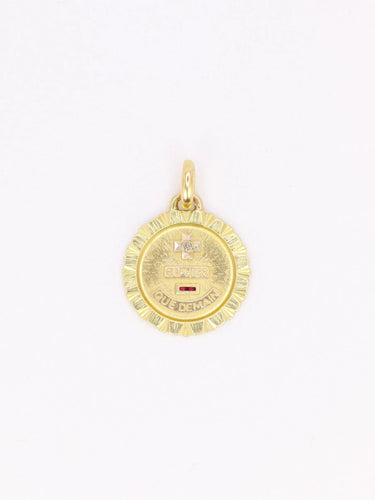 Pendentif Médaille amour Augis ronde striée Plus qu'hier moins que demain or jaune diamants rubis 58 Facettes J620