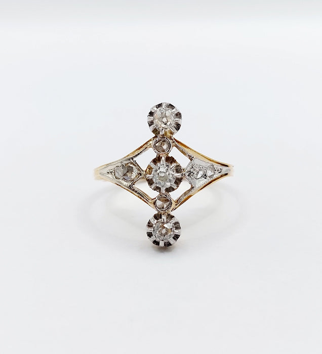 Bague 53.5 Bague marquise or et platine, diamant taille ancienne, diamants taille rose (circa 1900) 58 Facettes A04440