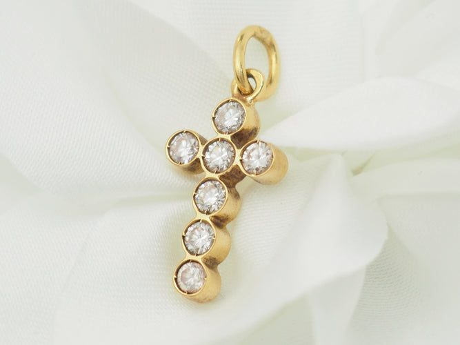 Pendentif Pendentif croix en or jaune et diamants 0.40ct 58 Facettes 24299