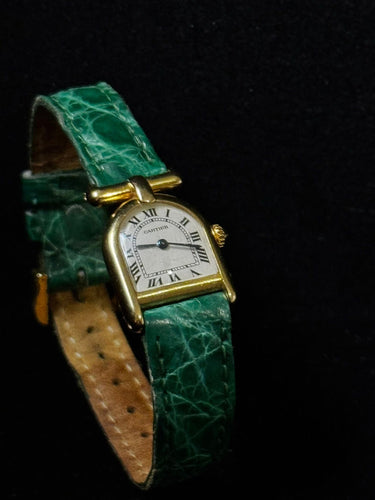 Montre [RARE] CARTIER - Montre Cloche Calandre - Petit modèle - Réf. 6603 - Or jaune 18 carats - Vintage 58 Facettes