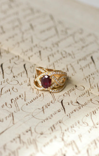 Bague 52.5 Bague Volutes or jaune, rubis et diamants 58 Facettes