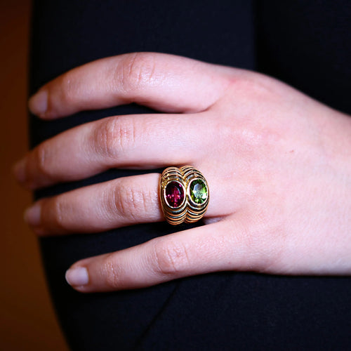 Bague 52 Élégante bague en or jaune, tourmaline rose et péridot dans le style BULGARI 58 Facettes