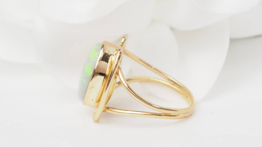 Bague 54 Bague ovale en or jaune et Opale 58 Facettes 32999