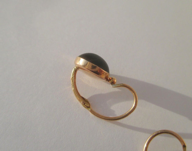 Oorbellen Oorstekers antiek cabochon zwarte jais in 18 karaat roségoud 