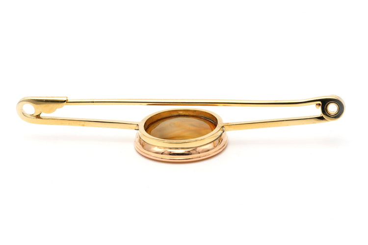 Broche Broche Napoléon III intaille sur agate en or jaune 18 carats 58 Facettes 23328