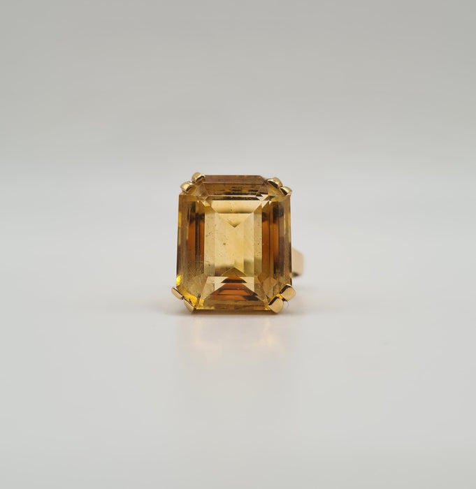 Bague 50 Bague or jaune sertie d’une citrine 58 Facettes