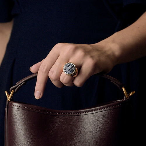 Anel Primeiras Joias - dois ouros, safiras e diamantes 