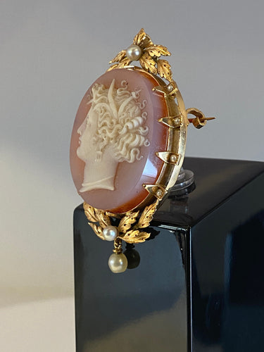 Pendentif Broche/pendentif camée en agate, perles fines 58 Facettes AB40