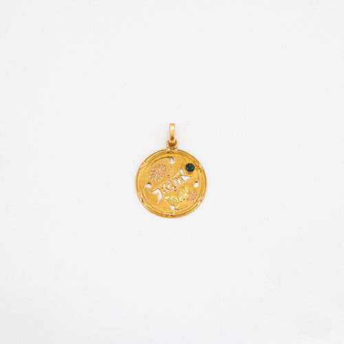 Pendentif Médaille ancienne Aout , époque Art Nouveau 58 Facettes