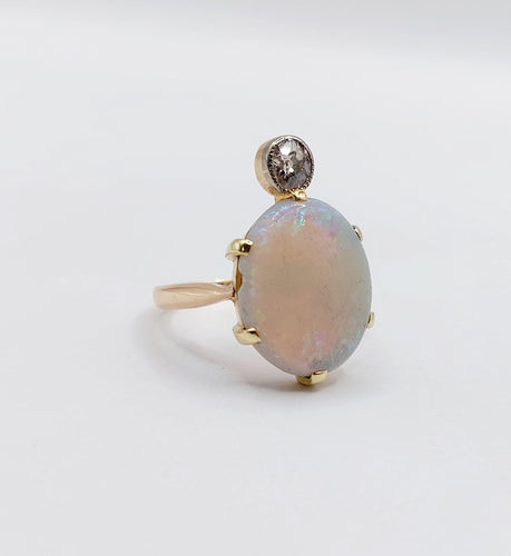 Inel vechi ducesă din aur roz, opal cabochon și diamant tăiat vechi 