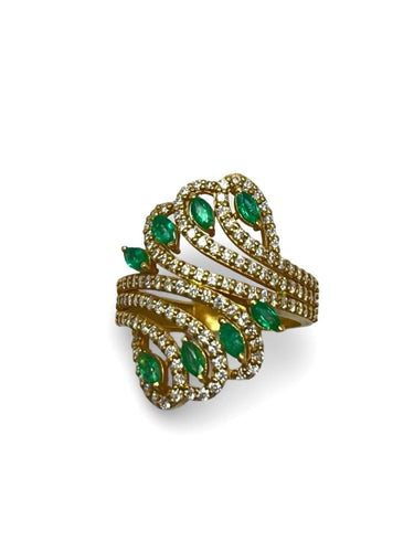 Pierścionek z różowego złota z 8 szmaragdami i 126 diamentami