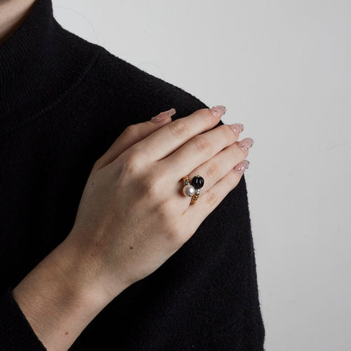 Bague 51 Bague diamants, perle et onyx 58 Facettes 2507