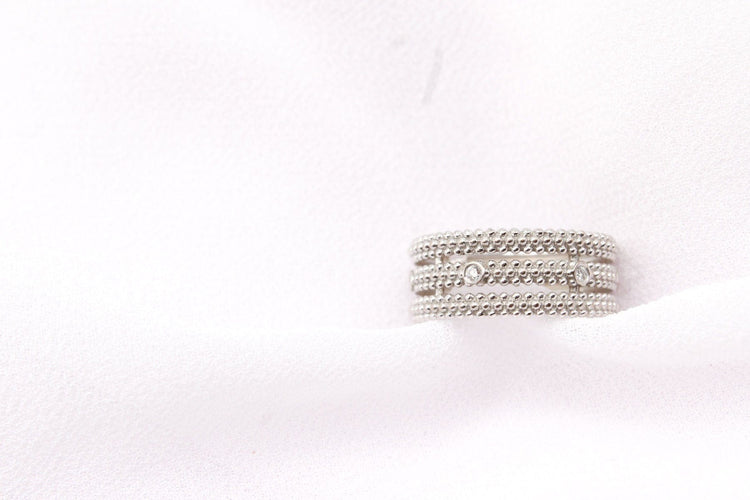 Mauboussin - Bague Le Premier Jour 3 anneaux perlés en or blanc et diamants 58 Facettes 250354