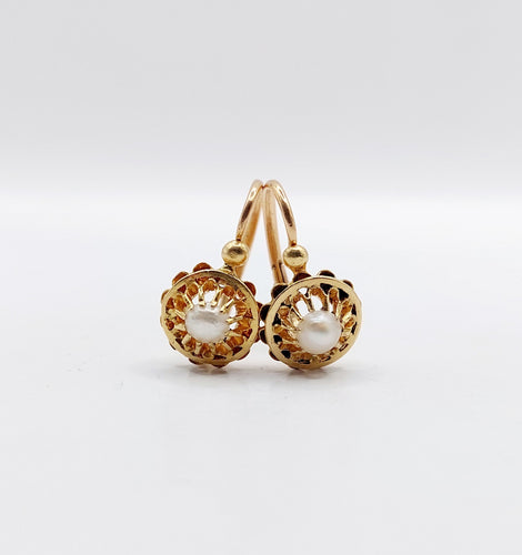 Boucles d'oreilles Dormeuses fleurs antiques en or 18k et perles (circa 1900) 58 Facettes A06493