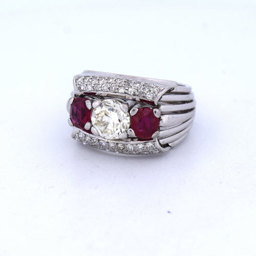 Bague 54 Bague vintage en or blanc avec diamants et rubis 58 Facettes