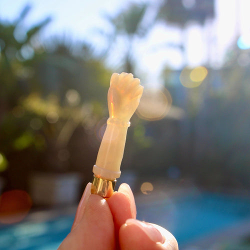 Pendentif Pendentif figa opale sculpté vintage avec capuchon doré 58 Facettes