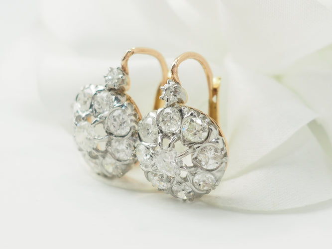 Boucles d'oreilles Boucles d'oreilles dormeuses en or jaune et diamants 58 Facettes 33424