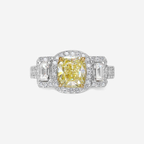 Bague Bague en diamant jaune fantaisie de 2,02 carats en forme de coussin HRD 58 Facettes R1661