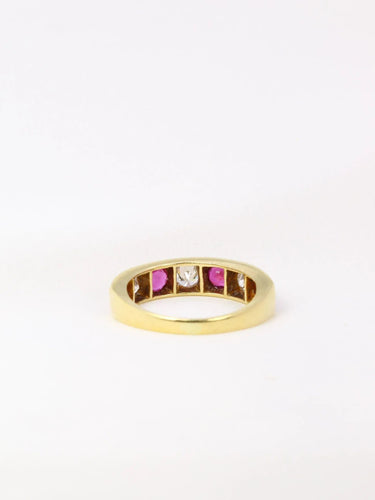 Bague 54 Bague jarretière vintage en or, diamants et rubis 58 Facettes J43