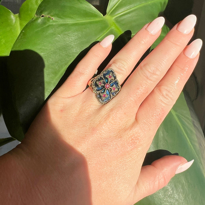 19th century coat of arms ring in gold, enamel, diamonds and rubies