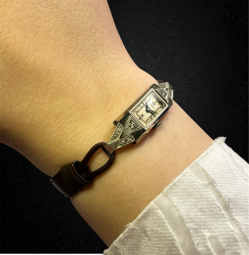 Montre Montre Ardath dame Art Déco 58 Facettes