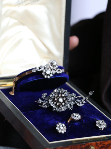 Boucles d'oreilles Dormeuses marguerite diamants taille rose 58 Facettes 1090.3