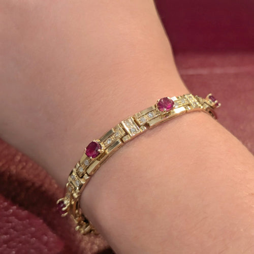 Bracelet Bracelet en or jaune, rubis et diamants 58 Facettes 33380