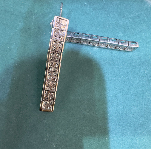 Boucles d'oreilles Parure en or blanc 18 carats et diamants taille princesse 58 Facettes