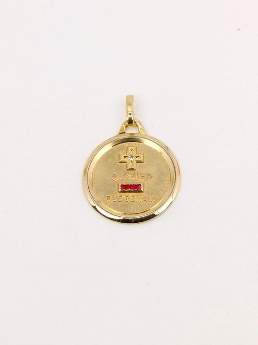 Pendentif AUGIS - Médaille amour ronde or jaune diamant rubis 58 Facettes J507