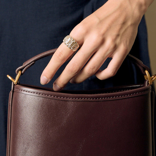 Bague 53 Bague bandeau or jaune et diamants 58 Facettes CRE0041X4