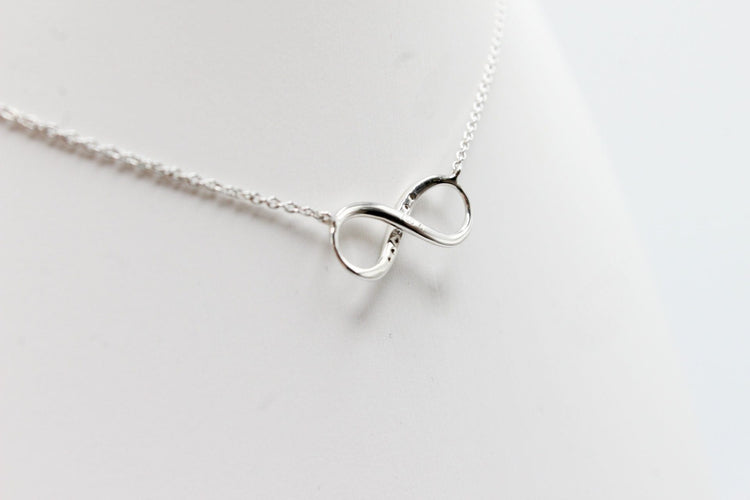 Collier Collier infini or blanc, diamants 58 Facettes 240410