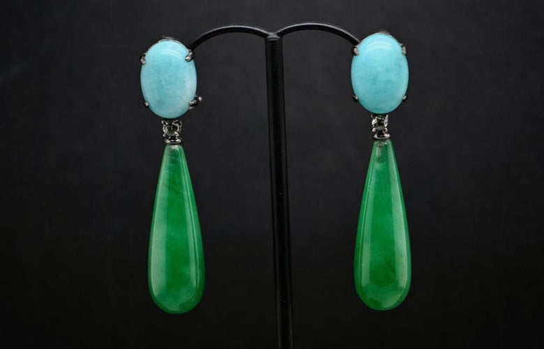Boucles d'oreilles Boucles d'oreilles en or noir avec embellissements d'amazonite, de jade et de saphir 58 Facettes