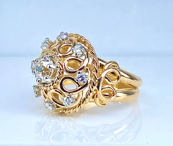 Bague 52 Bague en or jaune 18 carats , diamant 0,70 carat entouré de 8 diamants 58 Facettes AB493