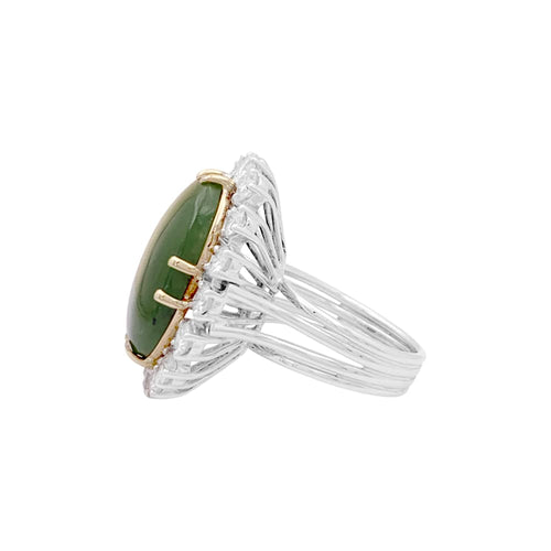 Bague 48 Bague or blanc, jade néphrite et diamants. 58 Facettes 35098