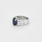 Bague 53 Bague en or blanc, saphir central et diamants 58 Facettes