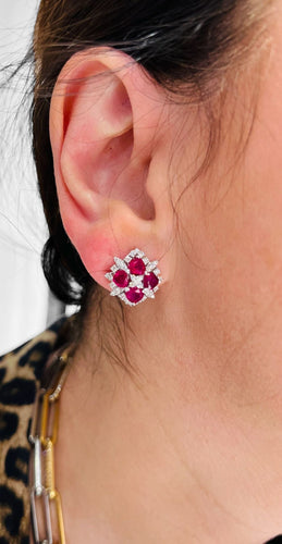 Boucles d'Oreille 8 Rubis Taille "coeur",  Diamants, Or 18 Carat 58 Facettes 7831 A