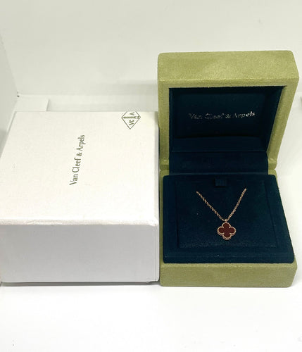 VAN CLEEF & ARPELS - náhrdelník „Sweet Alhambra“ růžové zlato, karneol 