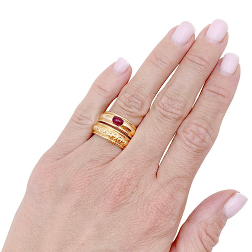 Bague 50 Bague BOUCHERON or jaune, rubis cabochon. 58 Facettes 34825