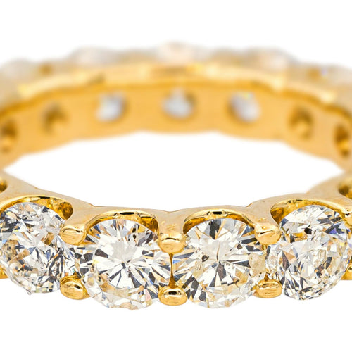 Pierścionek z żółtego złota z diamentem 