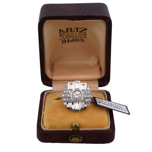 Bague 54 Bague Art Déco en or blanc avec diamants 58 Facettes