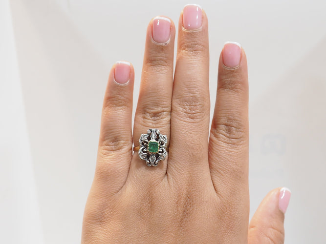 Bague 55 Bague ancienne en or jaune, émeraude et roses 58 Facettes 33262