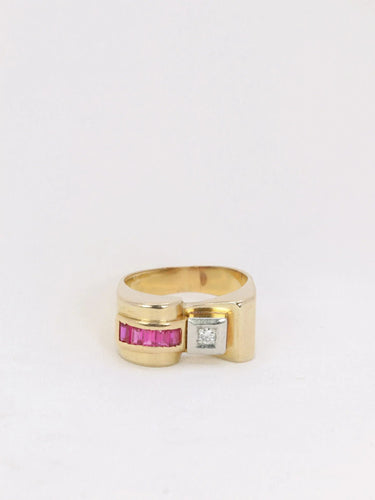 Bague 57 Bague tank en or, platine, diamants et rubis calibrés 58 Facettes J138