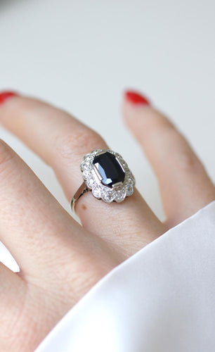 Bague 56 Bague Marguerite Art Déco Or blanc, Saphir & Diamants 58 Facettes