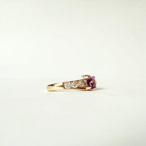 Sarı altın yüzük, ametist ve pırlantalar 