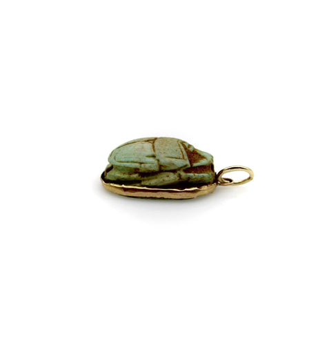 Pendentif Pendentif scarabée en faïence turquoise de style néo-égyptien avec monture en or 14 carats 58 Facettes A2003O