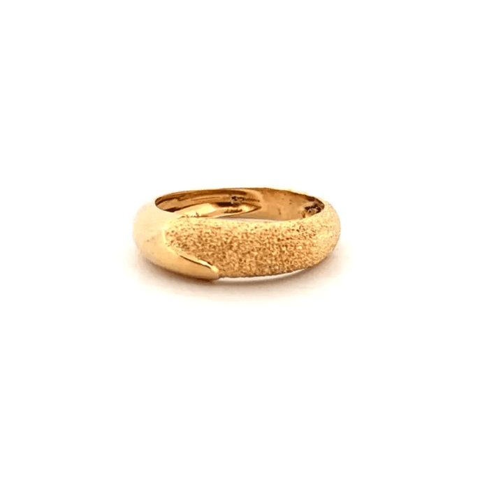 Yellow gold bangle ring
